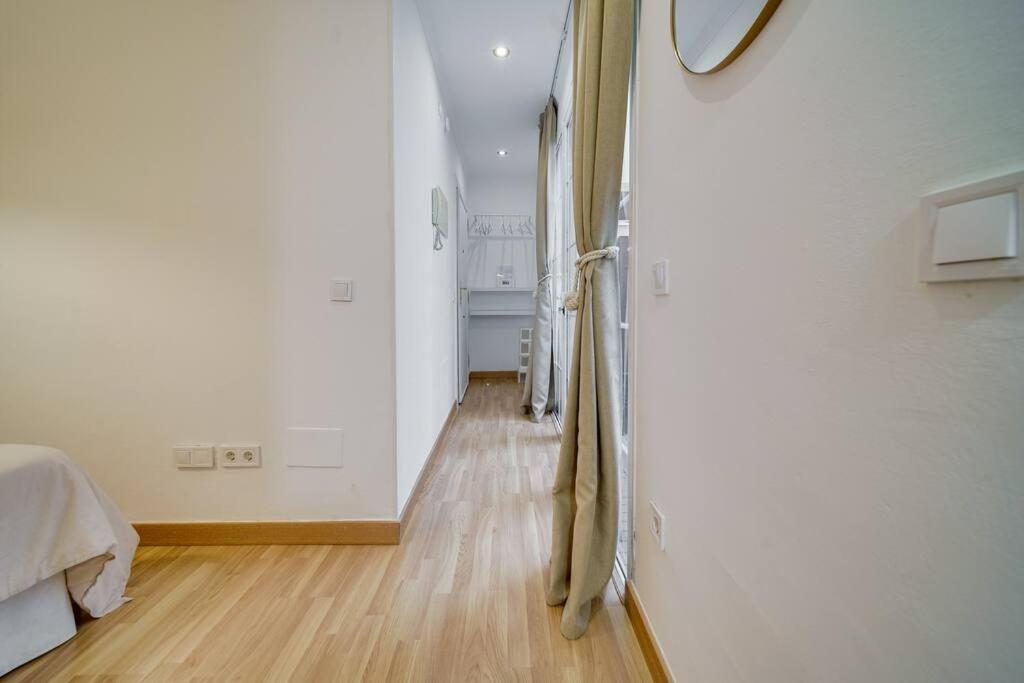 Encantador Apartamento Con Patio Malaga Exterior photo